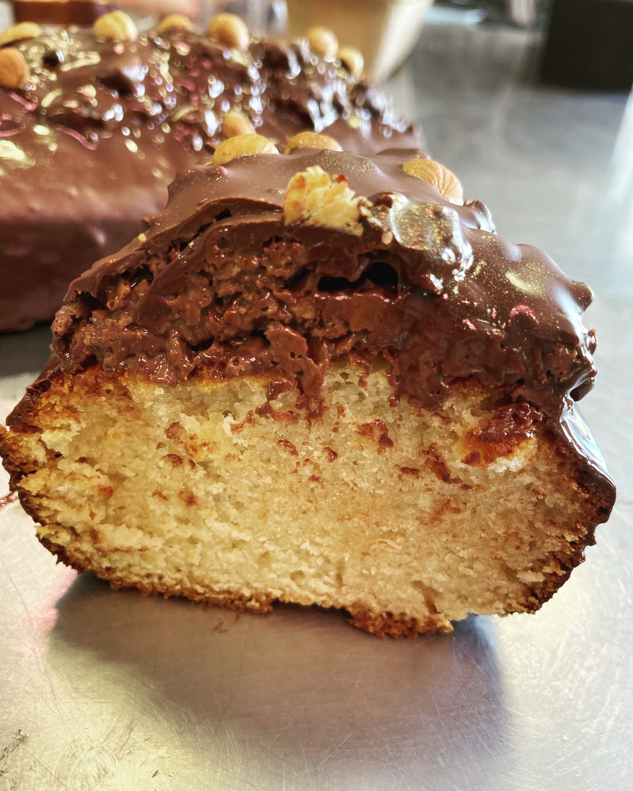 Cake de ouf , inspiration de C.Michalak, chocolat, praliné croustillant, pistache,citron,